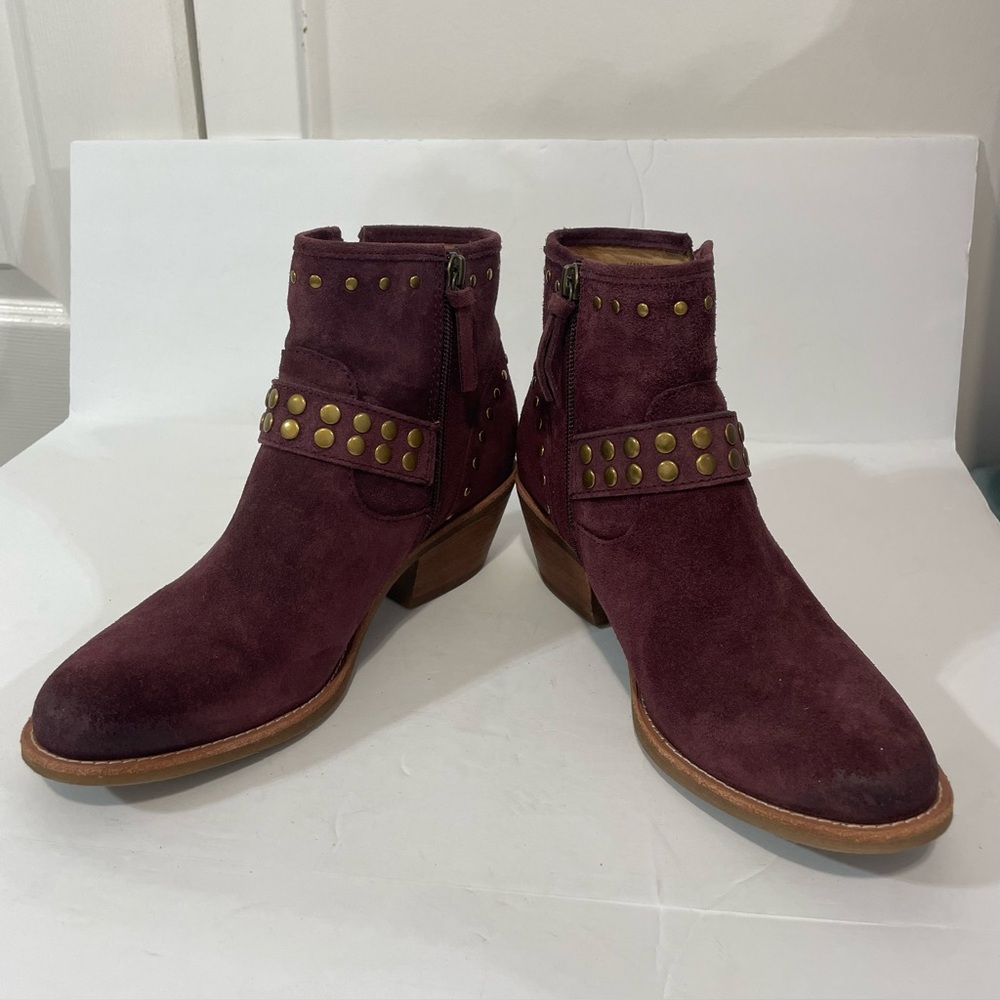 Sofft Allene II Rustic Red Suede Gold Studs Fall Western Ankle Booties Size 7.5 - Picture 2 of 11